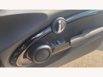MINI Hatchback 1.5 Cooper Sport Premium 3dr Auto
