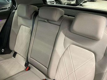 Volkswagen Golf 1.5 eTSI 150 Style 5dr DSG