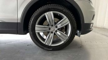 Volkswagen Tiguan 2.0 TSi 180 4Motion SEL 5dr DSG