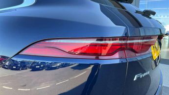 Jaguar F-Pace 2.0 D200 R-Dynamic SE 5dr Auto AWD