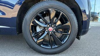Jaguar F-Pace 2.0 D200 R-Dynamic SE 5dr Auto AWD