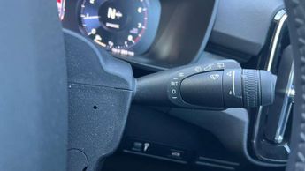 Volvo XC40 1.5 T3 [163] Momentum 5dr