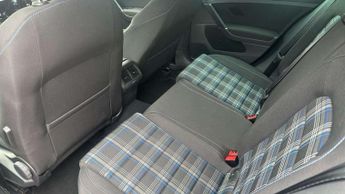 Volkswagen Golf GTE 1.4 TSI GTE Advance 5dr DSG