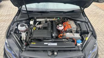 Volkswagen Golf GTE 1.4 TSI GTE Advance 5dr DSG