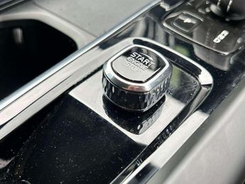 Volvo XC60 2.0 B5P R DESIGN Pro 5dr AWD Geartronic