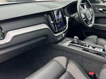Volvo XC60 2.0 B5P R DESIGN Pro 5dr AWD Geartronic