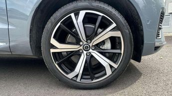 Volvo XC60 2.0 T8 [455] RC PHEV Ultimate Dark 5dr AWD Gtron
