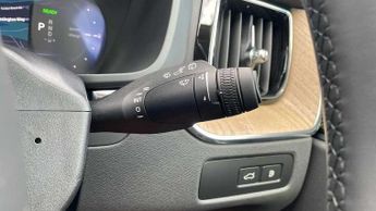 Volvo XC60 2.0 T6 [350] PHEV Plus Dark 5dr AWD Geartronic