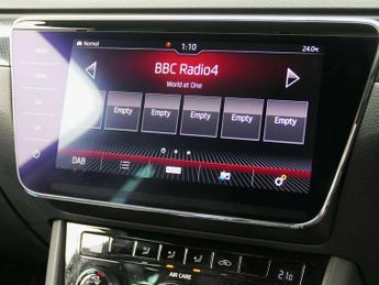 Skoda Superb 2.0 TDI CR Sport Line 5dr DSG [7 Speed]