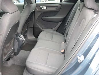 Volvo XC40 1.5 T3 [163] Momentum 5dr Geartronic
