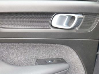 Volvo XC40 1.5 T3 [163] Momentum 5dr Geartronic
