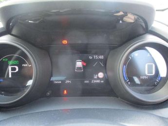 Toyota Yaris 1.5 Hybrid Design 5dr CVT