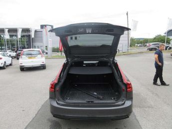 Volvo V90 2.0 B5P R DESIGN 5dr Auto