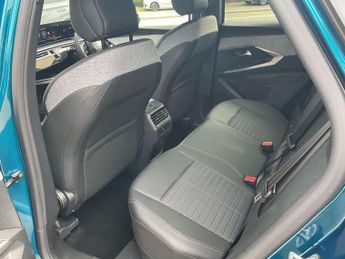 Peugeot 3008 1.2 Hybrid 136 Allure 5dr e-DSC6
