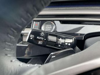 Peugeot 3008 1.2 Hybrid 136 Allure 5dr e-DSC6