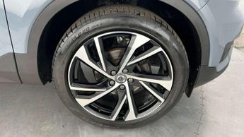 Volvo XC40 1.5 T3 [163] R DESIGN Pro 5dr Geartronic