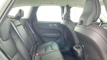 Volvo XC60 2.0 B5P Momentum 5dr AWD Geartronic