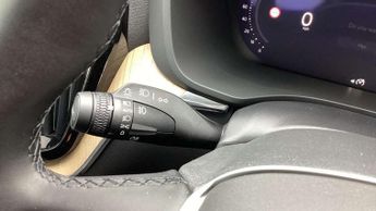 Volvo XC60 2.0 B5P Plus Dark 5dr AWD Geartronic