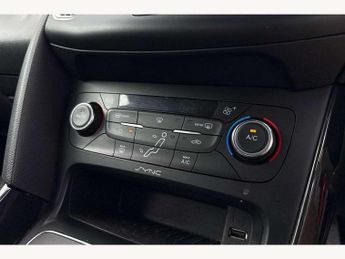 Ford Focus 1.6 125 Titanium 5dr Powershift