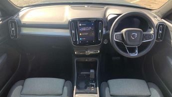 Volvo XC40 2.0 B3P Plus Dark 5dr Auto