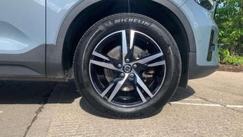 Volvo XC40 2.0 B3P Plus Dark 5dr Auto