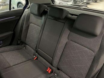 Volkswagen Golf 1.0 TSI Life 5dr