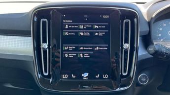 Volvo XC40 1.5 T3 [163] Momentum 5dr