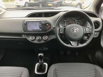Toyota Yaris 1.33 VVT-i Design 5dr