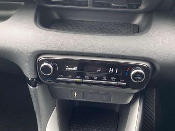 Toyota Yaris 1.5 Hybrid Design 5dr CVT