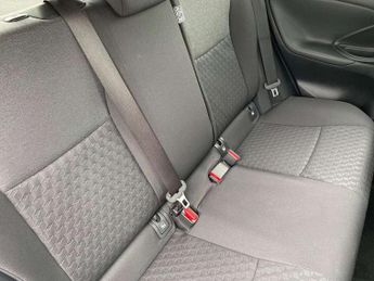 Toyota Yaris 1.5 Hybrid Design 5dr CVT