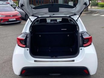 Toyota Yaris 1.5 Hybrid Design 5dr CVT