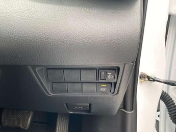 Toyota Yaris 1.5 Hybrid Design 5dr CVT