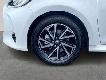 Toyota Yaris 1.5 Hybrid Design 5dr CVT