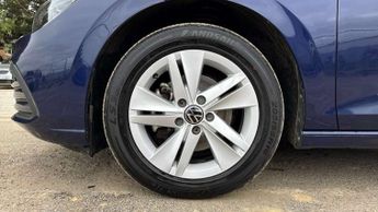 Volkswagen Golf 1.5 TSI Life 5dr
