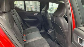 Volvo XC40 2.0 T4 R DESIGN 5dr AWD Geartronic