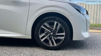 Peugeot 208 1.2 PureTech 100 Allure 5dr