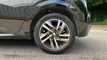 Peugeot 208 1.5 BlueHDi 100 Allure Premium 5dr