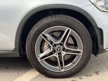 Mercedes-Benz GLC GLC 300 4Matic AMG Line 5dr 9G-Tronic