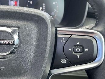 Volvo XC40 2.0 B4P Inscription Pro 5dr Auto