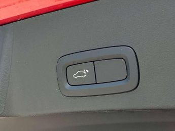 Volvo XC40 2.0 B4P Inscription Pro 5dr Auto