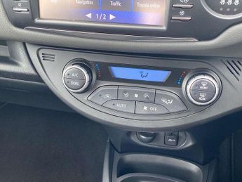Toyota Yaris 1.5 Hybrid Icon Tech 5dr CVT