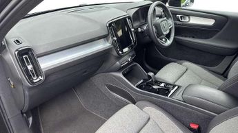 Volvo XC40 2.0 B3P Plus Dark 5dr Auto