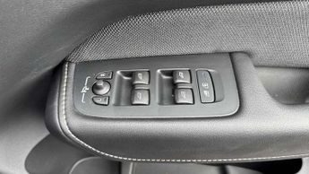 Volvo XC60 2.0 B4D Plus Dark 5dr AWD Geartronic