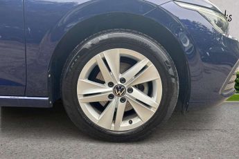 Volkswagen Golf 1.0 eTSI Life 5dr DSG