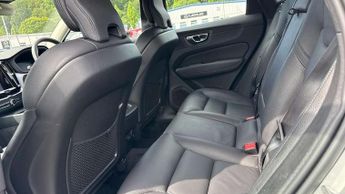 Volvo XC60 2.0 B4D Momentum 5dr AWD Geartronic