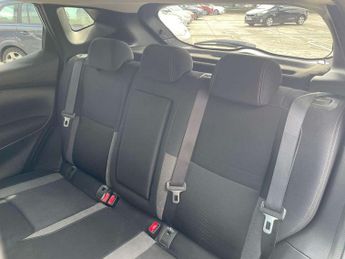 Nissan Qashqai 1.2 DiG-T N-Connecta 5dr