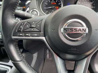 Nissan Qashqai 1.2 DiG-T N-Connecta 5dr
