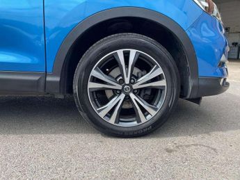 Nissan Qashqai 1.2 DiG-T N-Connecta 5dr