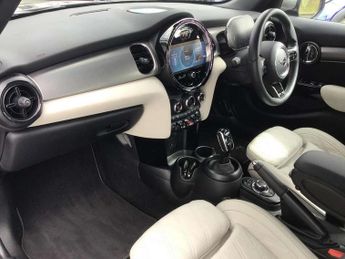 MINI Hatchback 5dr 1.5 Cooper Exclusive 5dr Auto [Comfort/Nav Pack]