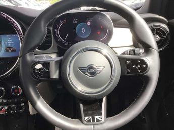 MINI Hatchback 5dr 1.5 Cooper Exclusive 5dr Auto [Comfort/Nav Pack]